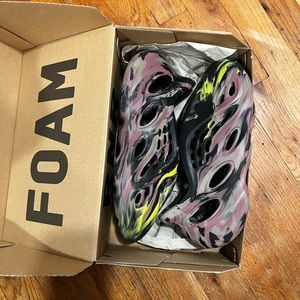 YEEZY Foam runner carbon mx size 8
